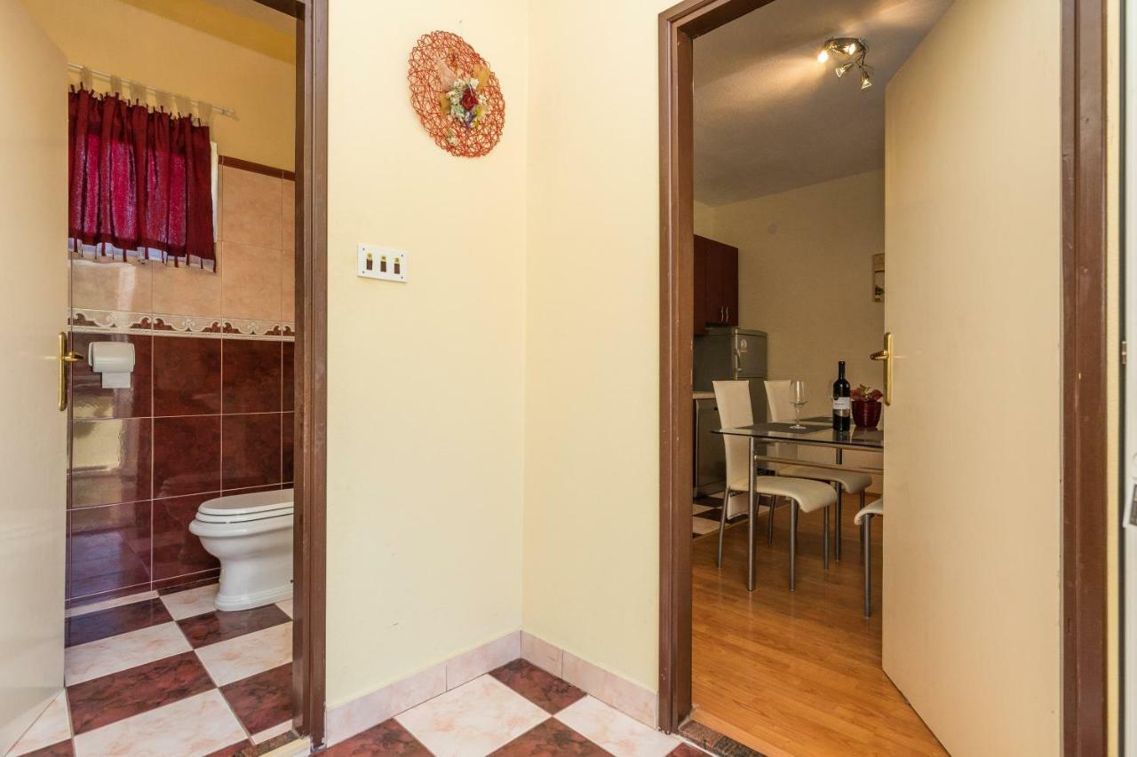 Apartman Mladenka Sukosan Exterior photo