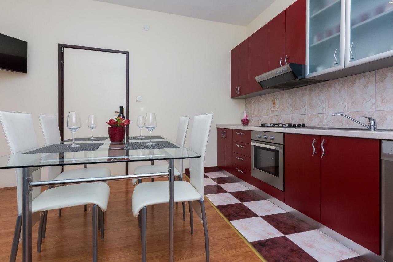 Apartman Mladenka Sukosan Exterior photo